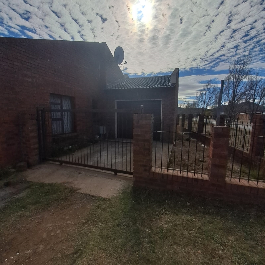 To Let 3 Bedroom Property for Rent in Laurie Dashwood Park Eastern Cape